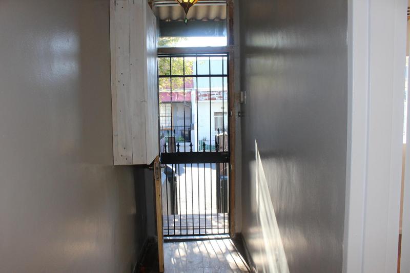 To Let 2 Bedroom Property for Rent in Woodstock Western Cape